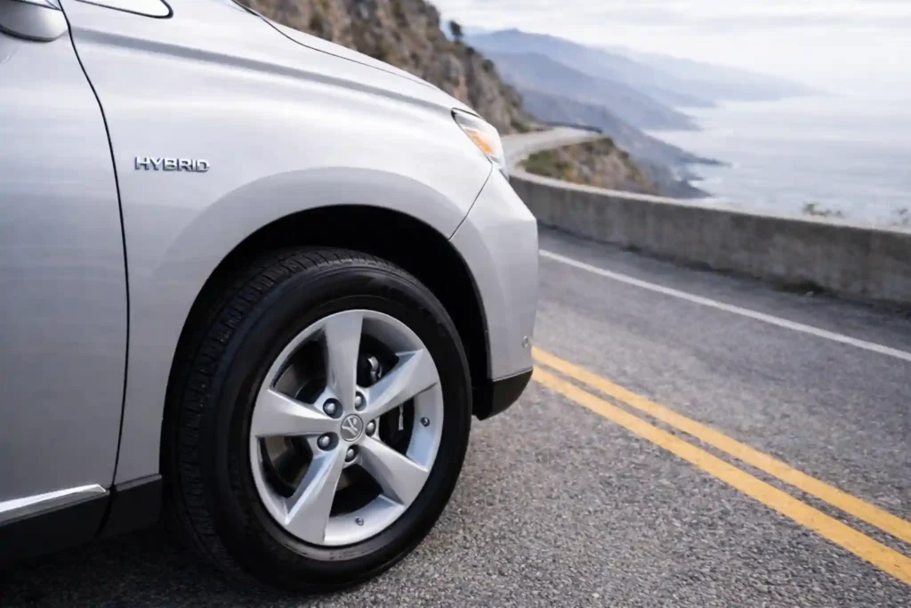 2014 Lexus RX 450h HYBRID Fender Badge and Alloy Wheel Detail 2014 Lexus RX 450h HYBRID Fender Badge and Alloy Wheel Detail