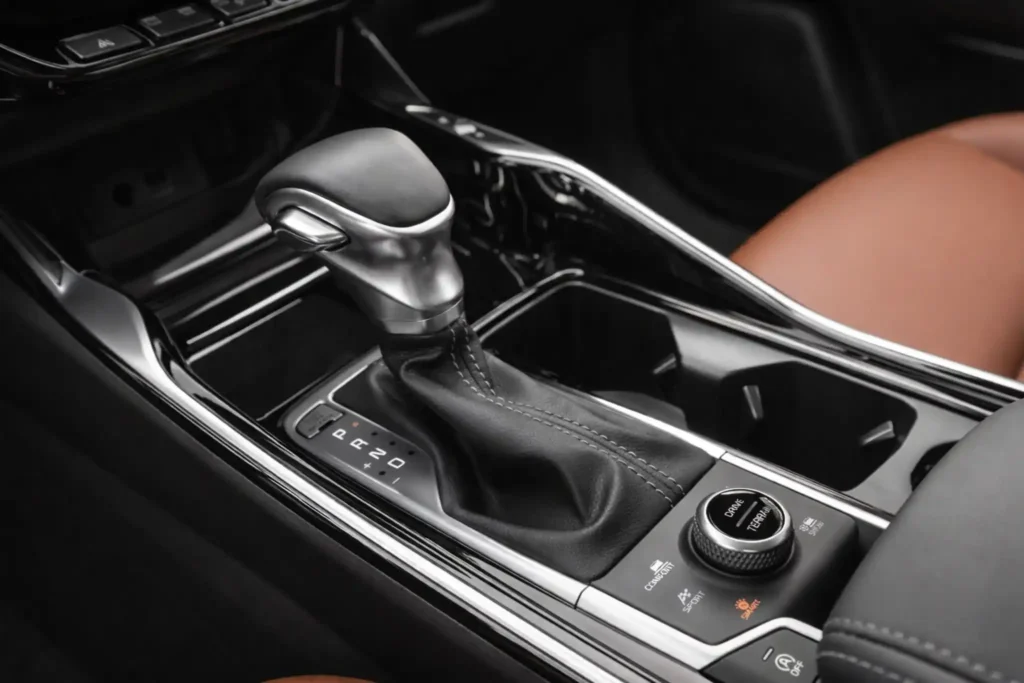 2022 Kia Sorento X Line SX Prestige Center Console Close Up With Shifter and Drive Terrain Dial 2022 Kia Sorento X Line SX Prestige Center Console Close Up With Shifter and Drive Terrain Dial